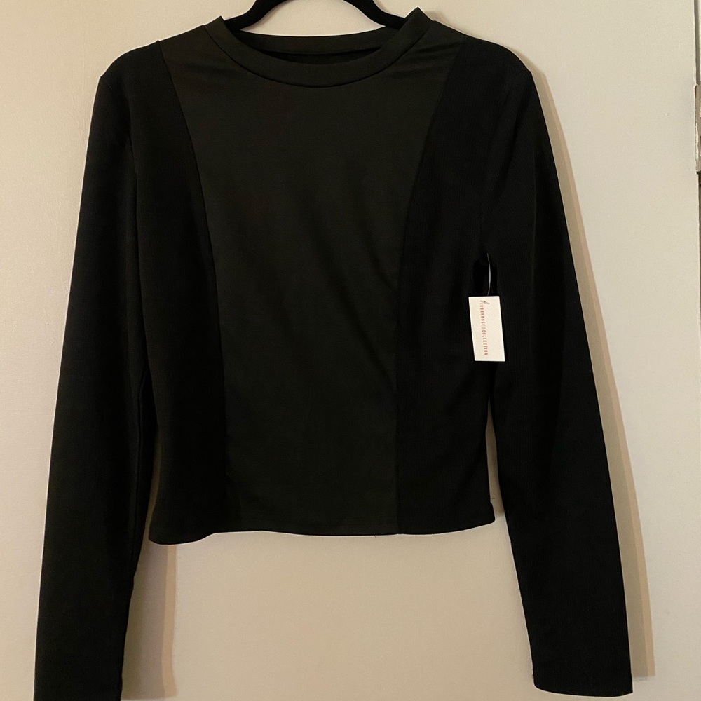 Black crop long sleeve